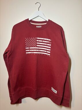 Life Is Good Men's Deep Red Flag Graphic Crew Sweatshirt, size L